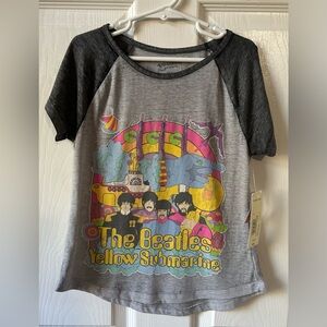 Arizona Jeans The Beatles Yellow Submarine Girls Distressed Graphic Tee, Small